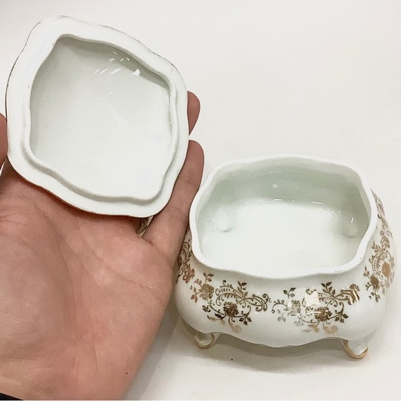 Charming White Gold & Black,Courting Couple Scene Square Footed Trinket Box - Picture 2 of 5